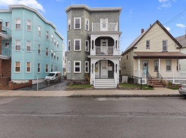 169 Sheridan Ave, Medford, Massachusetts, 3 Bedrooms Bedrooms, 6 Rooms Rooms,1.5 BathroomsBathrooms,Residential Lease,For Rent,Sheridan Ave,73532070