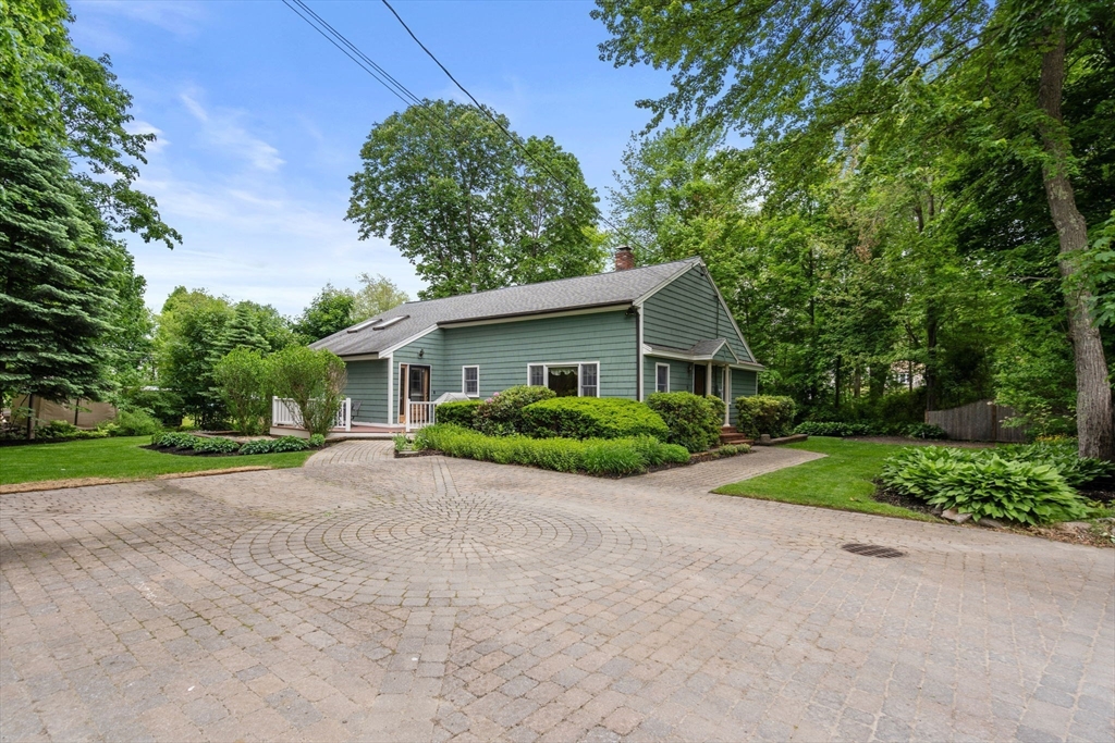 18 Ivy Rd, Littleton, Massachusetts, 3 Bedrooms Bedrooms, 6 Rooms Rooms,2 BathroomsBathrooms,Residential,For Sale,Ivy Rd,73532011
