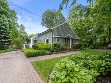 18 Ivy Rd, Littleton, Massachusetts, 3 Bedrooms Bedrooms, 6 Rooms Rooms,2 BathroomsBathrooms,Residential,For Sale,Ivy Rd,73532011