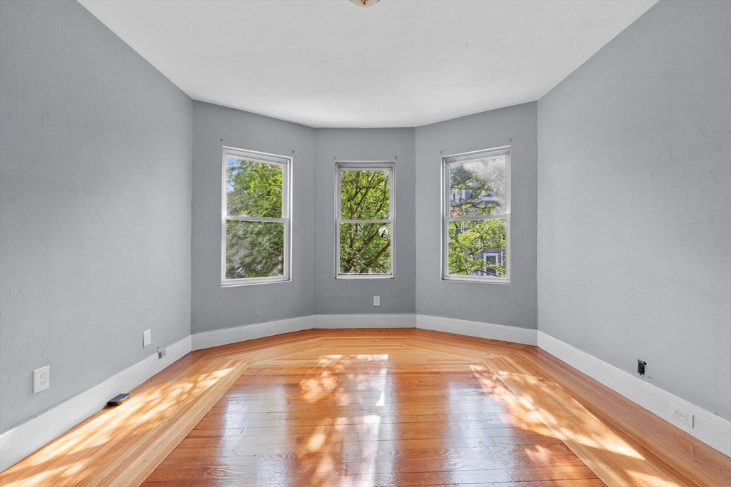 5 Timothy Avenue, Everett, Massachusetts, 4 Bedrooms Bedrooms, 7 Rooms Rooms,1 BathroomBathrooms,Residential Lease,For Rent,Timothy Avenue,73531828