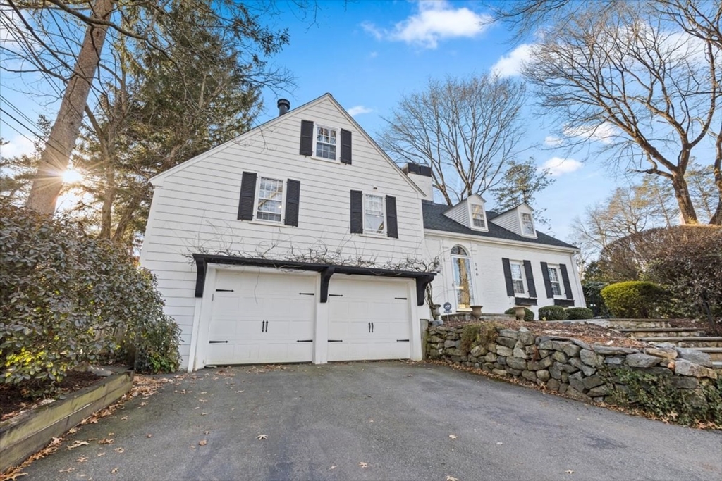 146 Arnold Rd, Newton, Massachusetts, 4 Bedrooms Bedrooms, 8 Rooms Rooms,3.5 BathroomsBathrooms,Residential Lease,For Rent,Arnold Rd,73531831