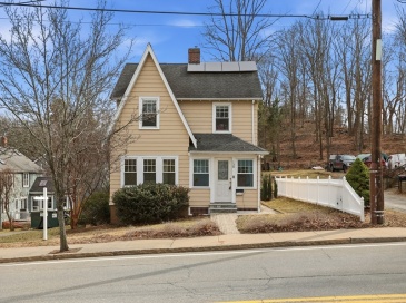138 Pleasant St, Woburn, Massachusetts, 3 Bedrooms Bedrooms, 7 Rooms Rooms,1.5 BathroomsBathrooms,Residential,For Sale,Pleasant St,73494220