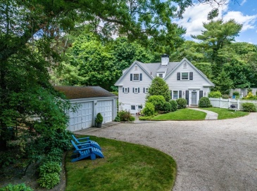 156 East Bay Road, Barnstable, Massachusetts, 4 Bedrooms Bedrooms, 6 Rooms Rooms,5 BathroomsBathrooms,Residential,For Sale,East Bay Road,73531877