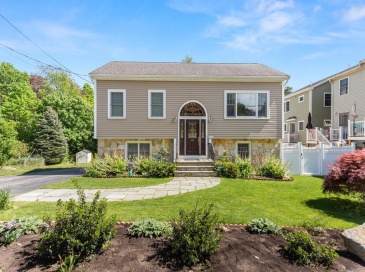 296 College Farm Rd, Waltham, Massachusetts, 4 Bedrooms Bedrooms, 9 Rooms Rooms,3.5 BathroomsBathrooms,Residential Lease,For Rent,College Farm Rd,73531897