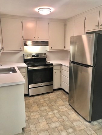 393 Main Street, Oxford, Massachusetts, 1 Bedroom Bedrooms, 5 Rooms Rooms,1 BathroomBathrooms,Residential Lease,For Rent,Main Street,73531927