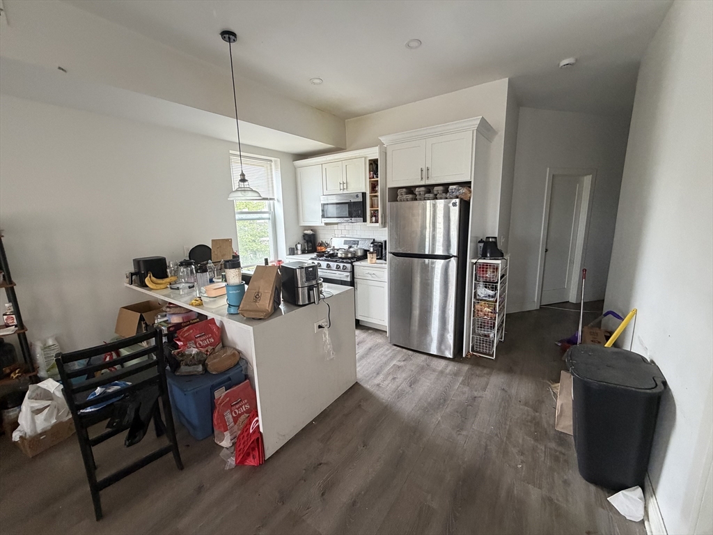 301-305 Dudley, Boston, Massachusetts, 4 Bedrooms Bedrooms, 6 Rooms Rooms,2 BathroomsBathrooms,Residential Lease,For Rent,Dudley,73531941