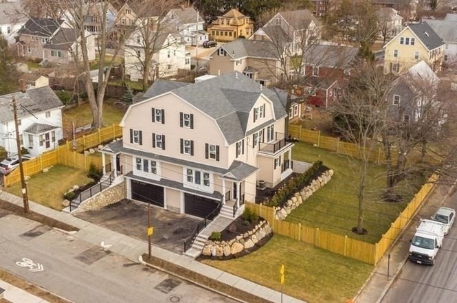 72 Holland St, Winchester, Massachusetts, 4 Bedrooms Bedrooms, 10 Rooms Rooms,2.5 BathroomsBathrooms,Residential Lease,For Rent,Holland St,73531962