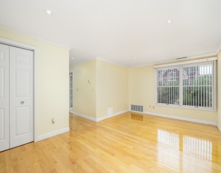 49 Washington, Malden, Massachusetts, 2 Bedrooms Bedrooms, 4 Rooms Rooms,1 BathroomBathrooms,Residential Lease,For Rent,Washington,73531975