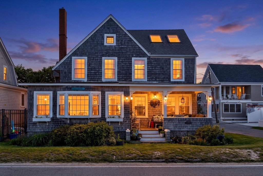 205 Grand Ave, Falmouth, Massachusetts, 5 Bedrooms Bedrooms, 8 Rooms Rooms,2.5 BathroomsBathrooms,Residential,For Sale,Grand Ave,73531991
