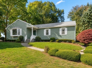 343 Bay Rd, Sharon, Massachusetts, 4 Bedrooms Bedrooms, 7 Rooms Rooms,2.5 BathroomsBathrooms,Residential Lease,For Rent,Bay Rd,73531914