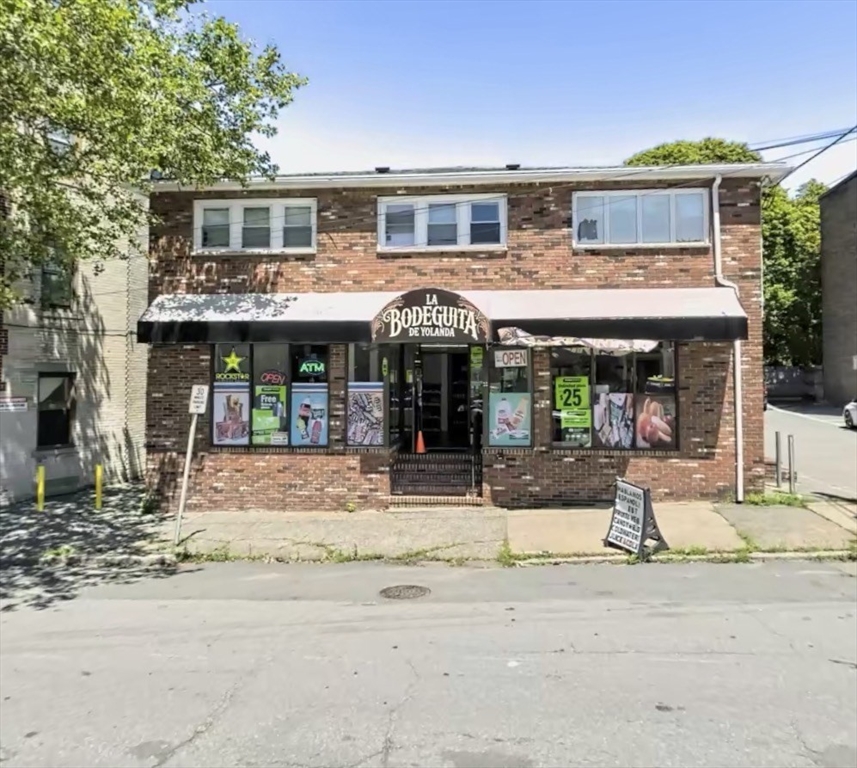 34 Boston St, Salem, Massachusetts, 4 Bedrooms Bedrooms, 6 Rooms Rooms,1 BathroomBathrooms,Residential Lease,For Rent,Boston St,73532041