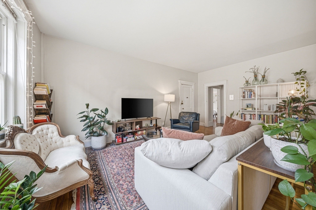 36A St. Paul Street, Brookline, Massachusetts, 2 Bedrooms Bedrooms, 5 Rooms Rooms,1 BathroomBathrooms,Residential Lease,For Rent,St. Paul Street,73532106