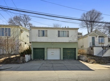 92+96 Waldemar, Boston, Massachusetts, 4 Bedrooms Bedrooms, 9 Rooms Rooms,2.5 BathroomsBathrooms,Residential,For Sale,Waldemar,73532125