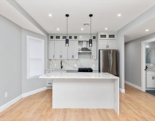 755 Boylston St, Boston, Massachusetts, 4 Bedrooms Bedrooms, 7 Rooms Rooms,2 BathroomsBathrooms,Residential Lease,For Rent,Boylston St,73532127