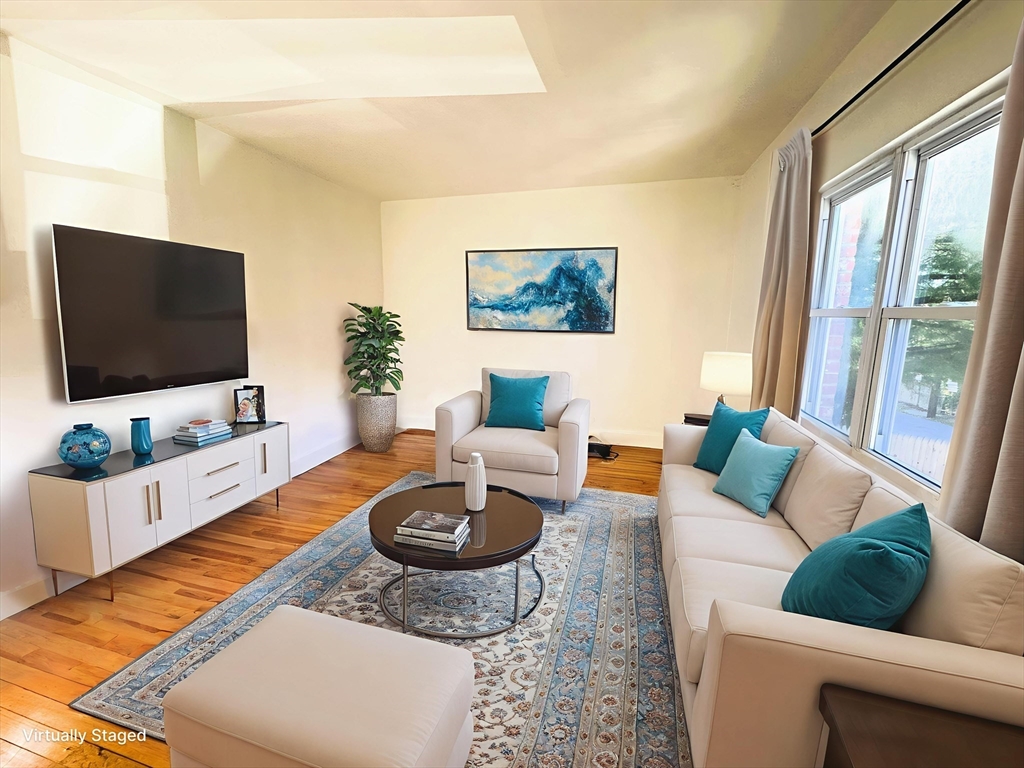 20 Shanley, Boston, Massachusetts, 2 Bedrooms Bedrooms, 4 Rooms Rooms,1 BathroomBathrooms,Residential Lease,For Rent,Shanley,73532129