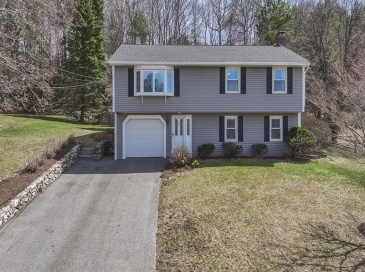 7 Briarwood Rd, Woburn, Massachusetts, 3 Bedrooms Bedrooms, 9 Rooms Rooms,1.5 BathroomsBathrooms,Residential Lease,For Rent,Briarwood Rd,73532149 7 Briarwood Rd, Woburn, Massachusetts, 3 Bedrooms Bedrooms, 9 Rooms Rooms,1.5 BathroomsBathrooms,Residential Lease,For Rent,Briarwood Rd,73532149