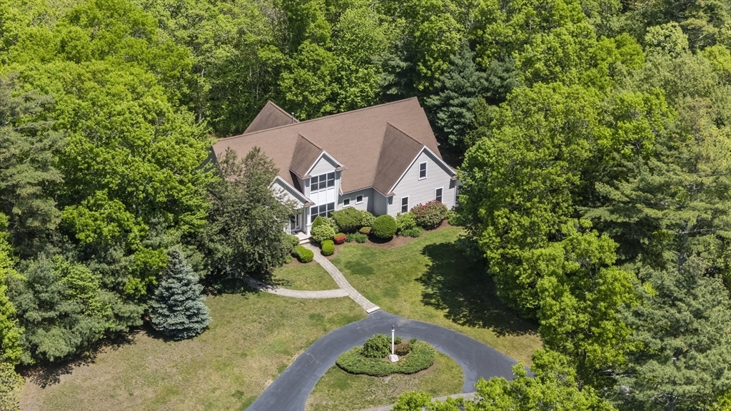 40 Acorn Trl, Plymouth, Massachusetts, 4 Bedrooms Bedrooms, 10 Rooms Rooms,3.5 BathroomsBathrooms,Residential,For Sale,Acorn Trl,73528070