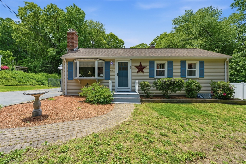 296 Bigelow St, Marlborough, Massachusetts, 1 Bedroom Bedrooms, 4 Rooms Rooms,1.5 BathroomsBathrooms,Residential,For Sale,Bigelow St,73532190