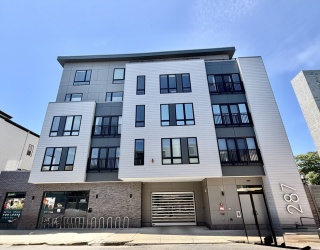 287 Maverick Avenue, Boston, Massachusetts, 2 Bedrooms Bedrooms, 4 Rooms Rooms,1 BathroomBathrooms,Residential,For Sale,Maverick Avenue,73532214