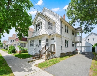120-122 Larkspur St, Springfield, Massachusetts, 6 Bedrooms Bedrooms, 10 Rooms Rooms,2 BathroomsBathrooms,Residential Income,For Sale,Larkspur St,73532216