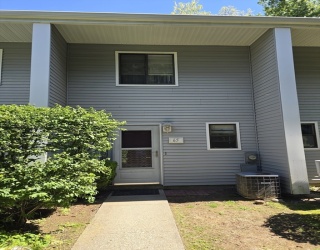 555 Russell St, Westfield, Massachusetts, 2 Bedrooms Bedrooms, 4 Rooms Rooms,1.5 BathroomsBathrooms,Residential,For Sale,Russell St,73527150