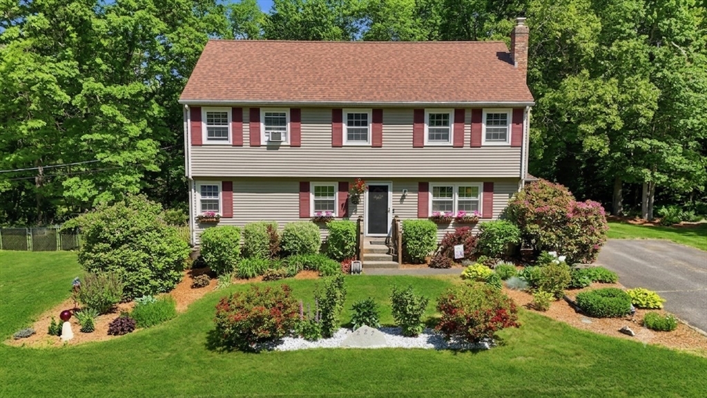 227 Acrebrook Dr, Northampton, Massachusetts, 3 Bedrooms Bedrooms, 8 Rooms Rooms,2 BathroomsBathrooms,Residential,For Sale,Acrebrook Dr,73532248