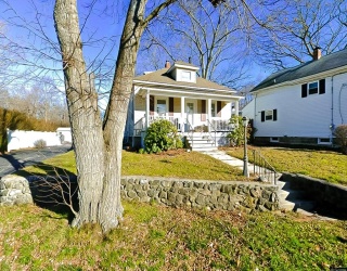 63 Dunster Lane, Winchester, Massachusetts, 2 Bedrooms Bedrooms, 6 Rooms Rooms,1 BathroomBathrooms,Residential,For Sale,Dunster Lane,73532111