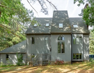 88 Newcomb St, Norton, Massachusetts, 5 Bedrooms Bedrooms, 12 Rooms Rooms,3 BathroomsBathrooms,Residential,For Sale,Newcomb St,73532210