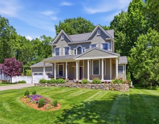 27 Boulder Dr, Burlington, Massachusetts, 5 Bedrooms Bedrooms, 11 Rooms Rooms,5 BathroomsBathrooms,Residential,For Sale,Boulder Dr,73532252