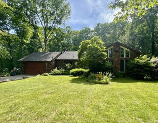64 Number 10 Schoolhouse Rd, Charlton, Massachusetts, 3 Bedrooms Bedrooms, 6 Rooms Rooms,2.5 BathroomsBathrooms,Residential,For Sale,Number 10 Schoolhouse Rd,73532130
