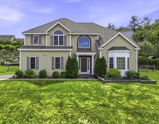 120 Mohawk Path, Holliston, Massachusetts, 4 Bedrooms Bedrooms, 12 Rooms Rooms,3.5 BathroomsBathrooms,Residential,For Sale,Mohawk Path,73532141