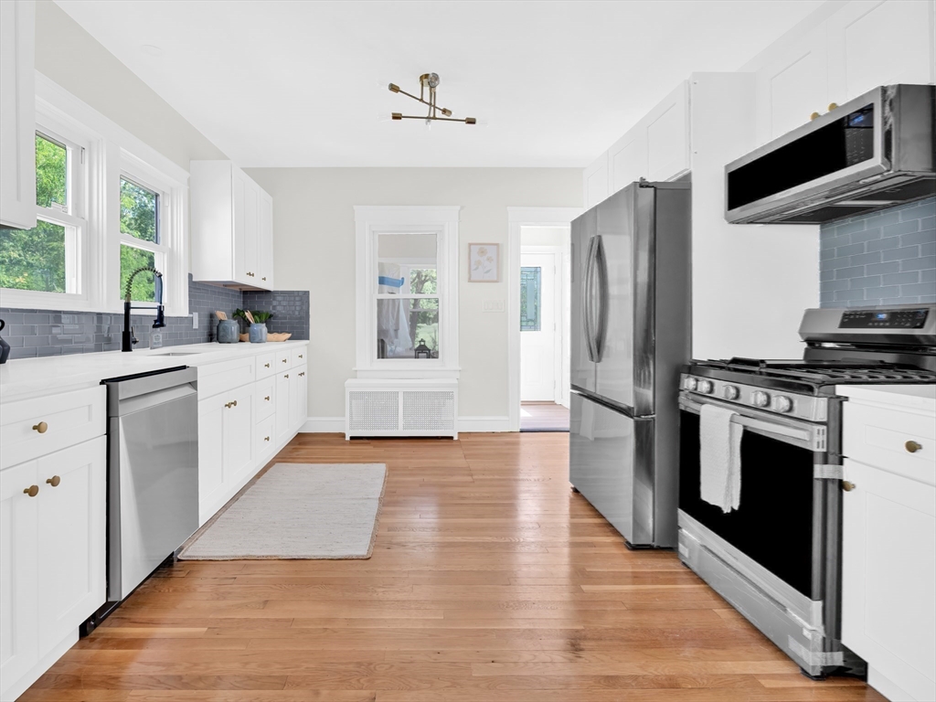35 Brook St, Seekonk, Massachusetts, 3 Bedrooms Bedrooms, 5 Rooms Rooms,1 BathroomBathrooms,Residential,For Sale,Brook St,73531857