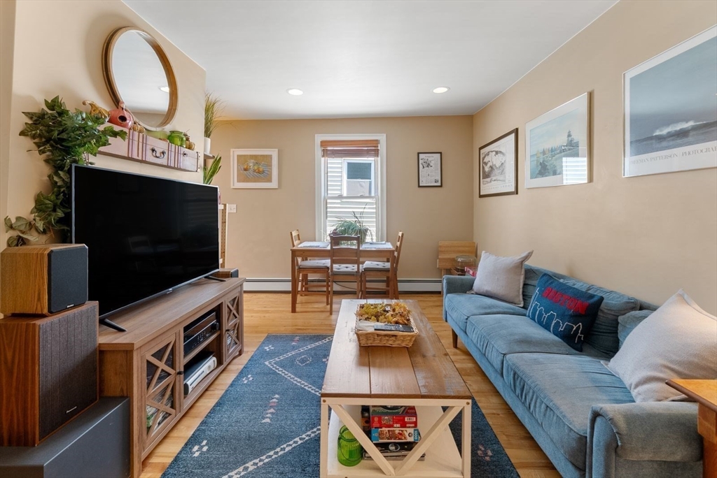 295 River St, Cambridge, Massachusetts, 2 Bedrooms Bedrooms, 4 Rooms Rooms,1 BathroomBathrooms,Residential,For Sale,River St,73532293