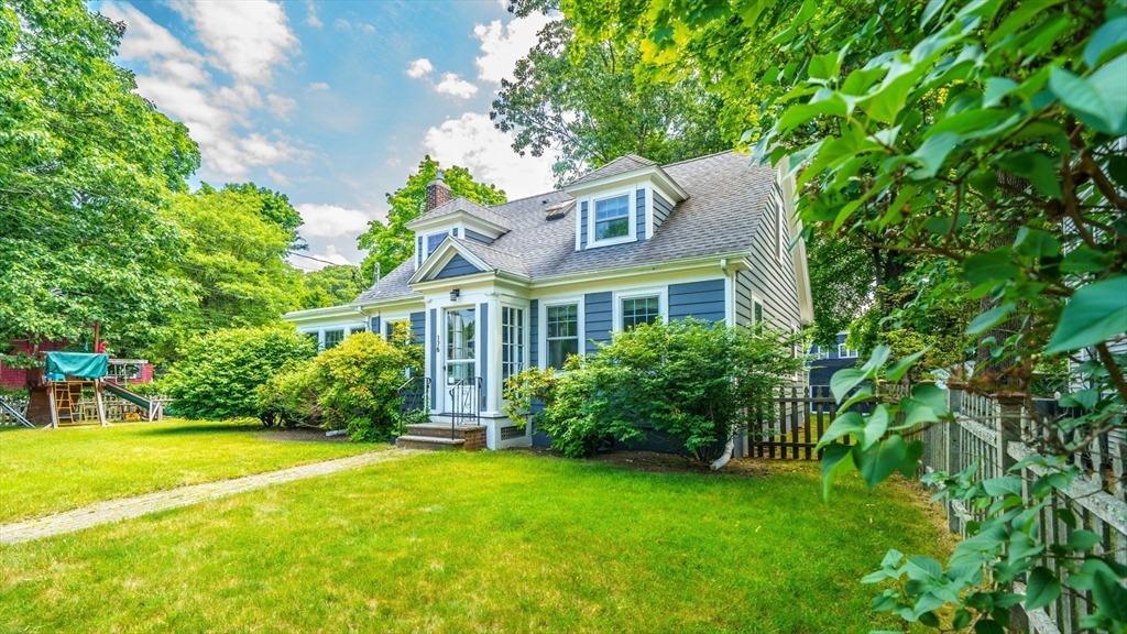 176 Parker, Newton, Massachusetts, 4 Bedrooms Bedrooms, 8 Rooms Rooms,2 BathroomsBathrooms,Residential Lease,For Rent,Parker,73532163