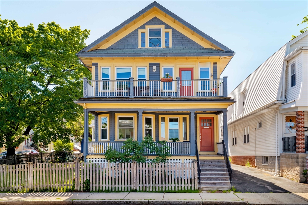 61 North Street, Somerville, Massachusetts, 2 Bedrooms Bedrooms, 5 Rooms Rooms,1 BathroomBathrooms,Residential,For Sale,North Street,73532303