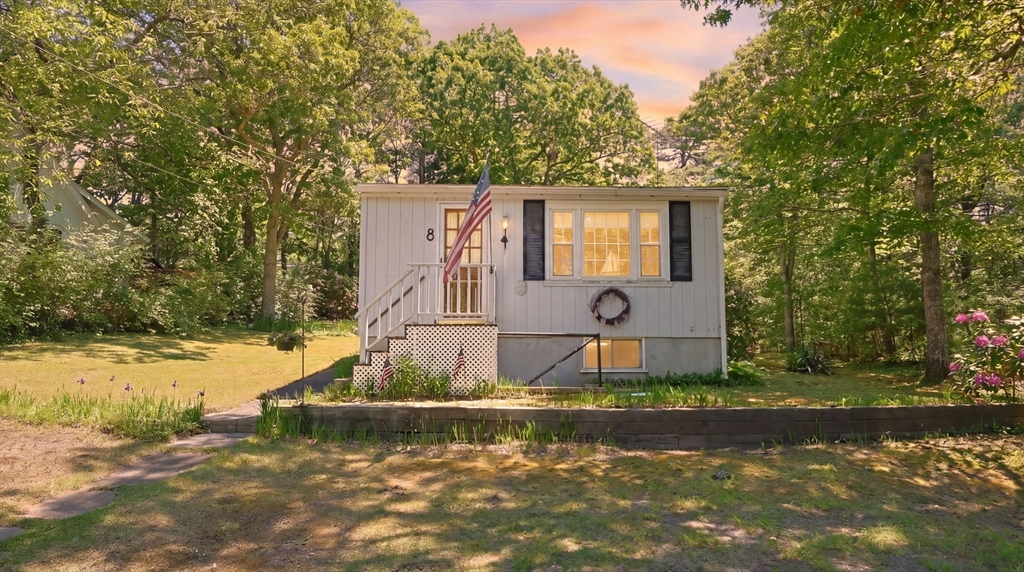 8 Alpine Rd, Plymouth, Massachusetts, 2 Bedrooms Bedrooms, 3 Rooms Rooms,1 BathroomBathrooms,Residential,For Sale,Alpine Rd,73531931