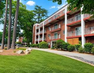 25 Greentree Lane, Weymouth, Massachusetts, 2 Bedrooms Bedrooms, 4 Rooms Rooms,1.5 BathroomsBathrooms,Residential Lease,For Rent,Greentree Lane,73532350
