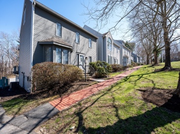 84 Kim Ter, Stoughton, Massachusetts, 3 Bedrooms Bedrooms, 8 Rooms Rooms,2.5 BathroomsBathrooms,Residential,For Sale,Kim Ter,73498188