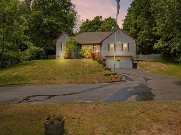 115 Springhill Ave, Bridgewater, Massachusetts, 3 Bedrooms Bedrooms, 11 Rooms Rooms,2.5 BathroomsBathrooms,Residential,For Sale,Springhill Ave,73532374