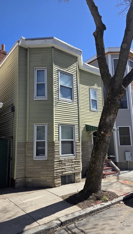 74 Wordsworth St, Revere, Massachusetts, 6 Bedrooms Bedrooms, 11 Rooms Rooms,2 BathroomsBathrooms,Residential Income,For Sale,Wordsworth St,73532367