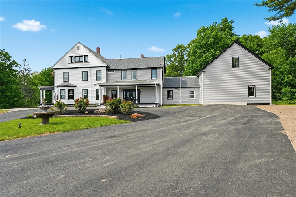 765 Massachusetts Ave, Lunenburg, Massachusetts, 4 Bedrooms Bedrooms, 8 Rooms Rooms,2.5 BathroomsBathrooms,Residential,For Sale,Massachusetts Ave,73532001