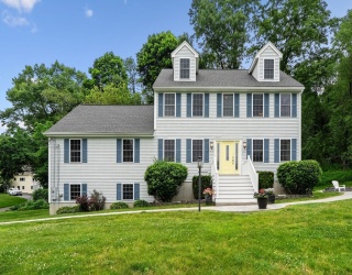 62 Coffey Ave, Haverhill, Massachusetts, 3 Bedrooms Bedrooms, 8 Rooms Rooms,3 BathroomsBathrooms,Residential,For Sale,Coffey Ave,73531997
