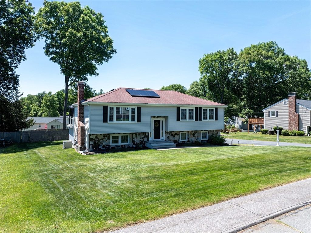 49 Purdue, Milford, Massachusetts, 3 Bedrooms Bedrooms, 6 Rooms Rooms,2.5 BathroomsBathrooms,Residential,For Sale,Purdue,73523031