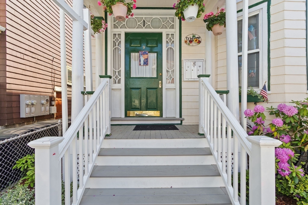 9 Romsey St, Boston, Massachusetts, 2 Bedrooms Bedrooms, 6 Rooms Rooms,1 BathroomBathrooms,Residential,For Sale,Romsey St,73532416