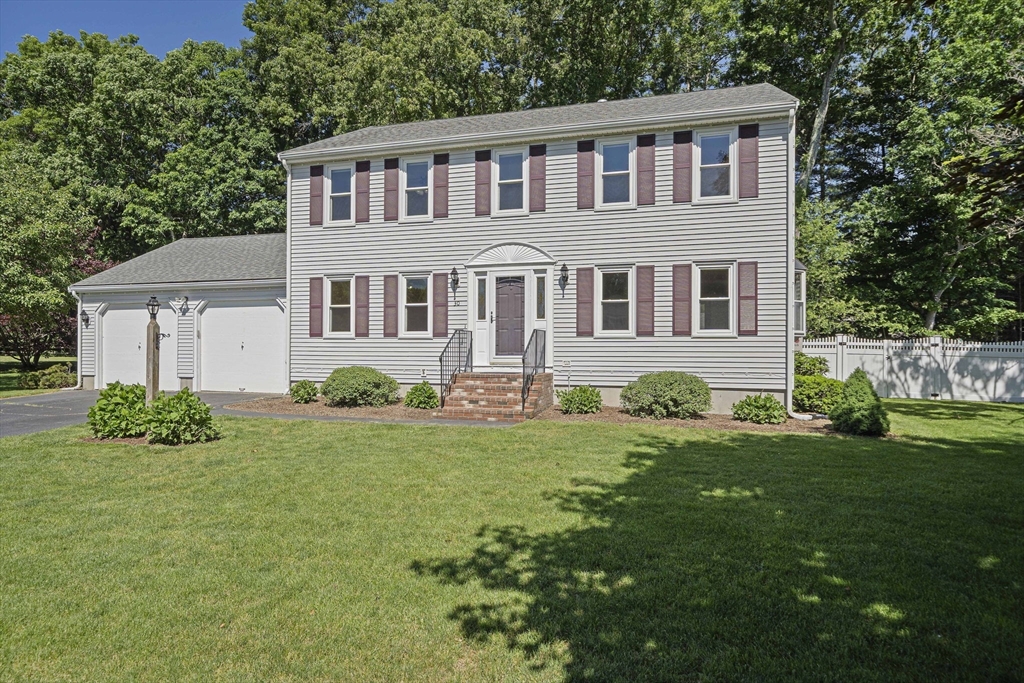 30 Fieldcrest Drive, Bridgewater, Massachusetts, 3 Bedrooms Bedrooms, 10 Rooms Rooms,2 BathroomsBathrooms,Residential,For Sale,Fieldcrest Drive,73532419