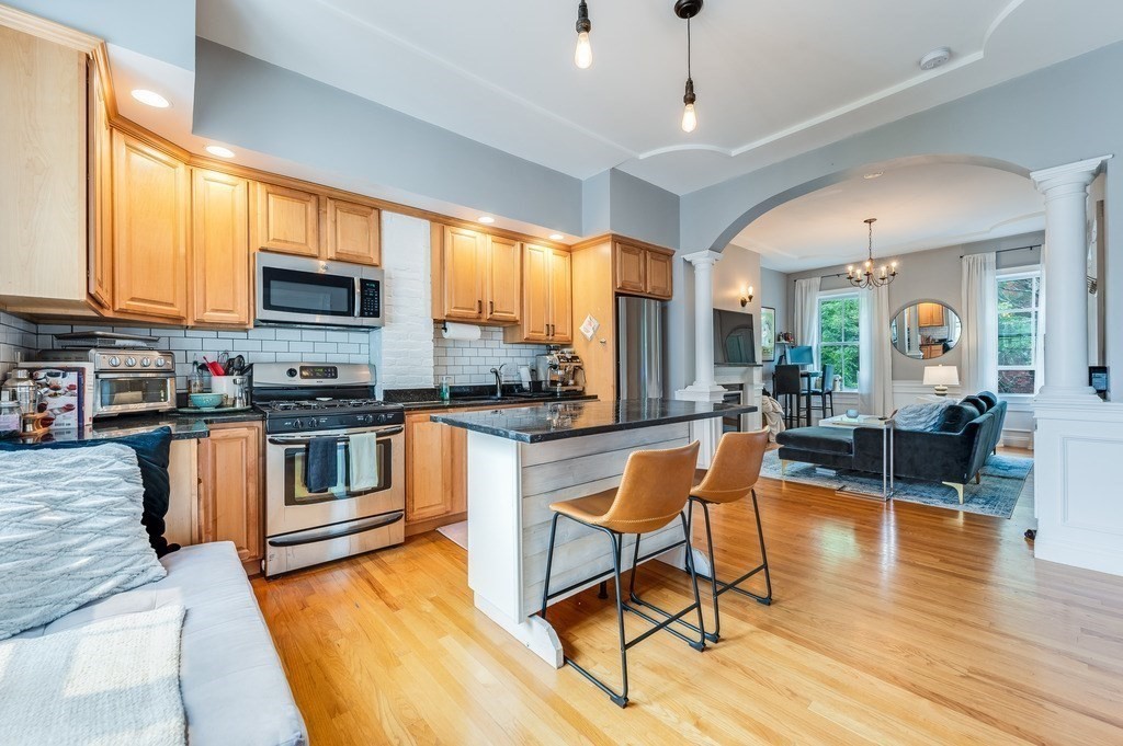 65 Baldwin Street, Boston, Massachusetts, 2 Bedrooms Bedrooms, 4 Rooms Rooms,1 BathroomBathrooms,Residential Lease,For Rent,Baldwin Street,73532315
