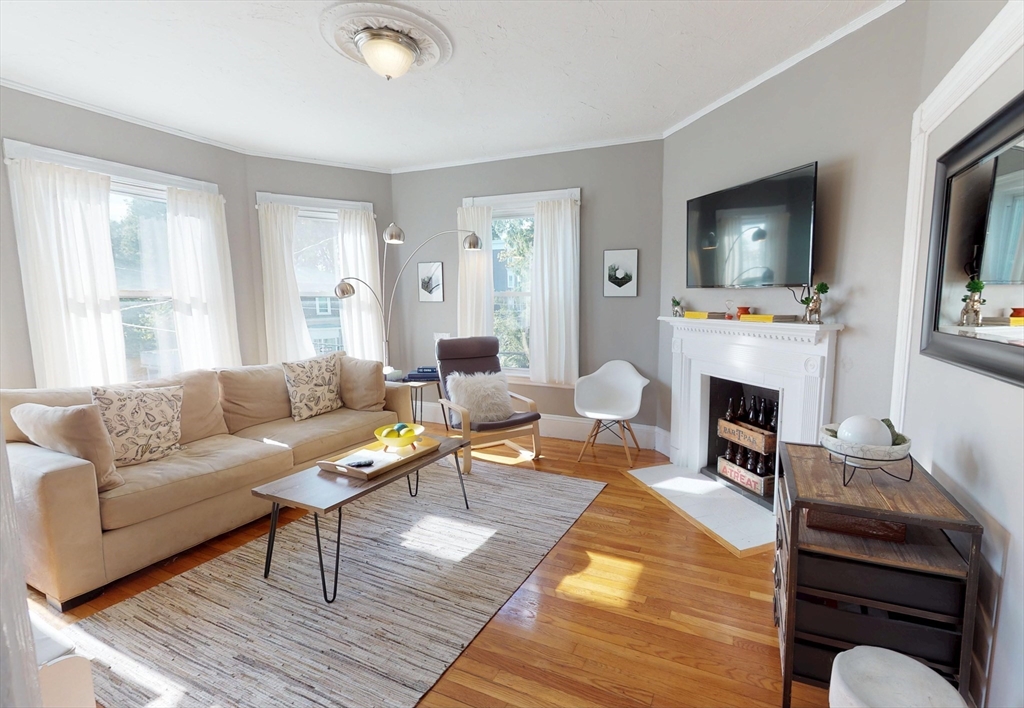 15 Draper St, Boston, Massachusetts, 3 Bedrooms Bedrooms, 5 Rooms Rooms,1 BathroomBathrooms,Residential Lease,For Rent,Draper St,73532442