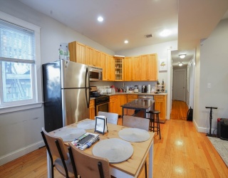 194 Marion Street, Boston, Massachusetts, 3 Bedrooms Bedrooms, 6 Rooms Rooms,1 BathroomBathrooms,Residential Lease,For Rent,Marion Street,73532445