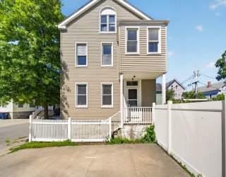 233 Maxfield St, New Bedford, Massachusetts, 5 Bedrooms Bedrooms, 11 Rooms Rooms,2 BathroomsBathrooms,Residential Income,For Sale,Maxfield St,73532447