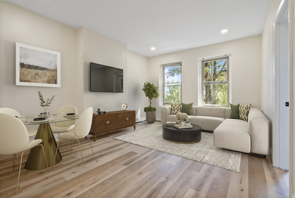 122 Union Park Street, Boston, Massachusetts, 2 Bedrooms Bedrooms, 4 Rooms Rooms,1 BathroomBathrooms,Residential Lease,For Rent,Union Park Street,73532465